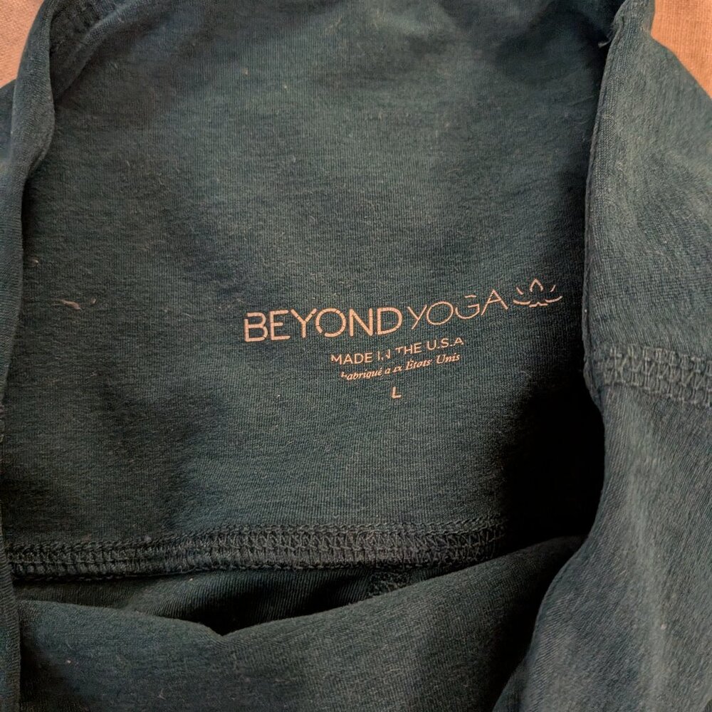 Beyond Yoga Spacedye Keep Pace 5" Short Teal Size L - Picture 2 of 3